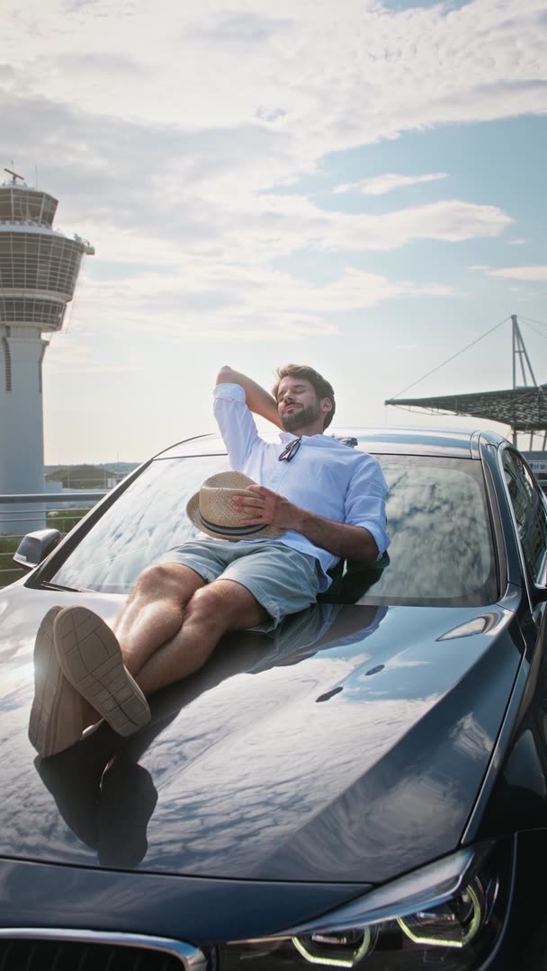 Flughafen München — Spot mit Peter Obster